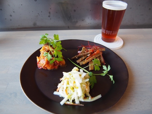 創業116年の酒屋がブルワリー併設の「籠屋 たすく」をオープン。