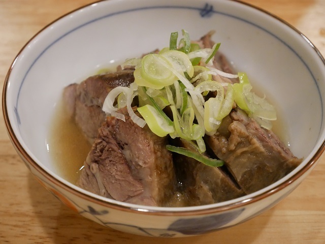 焼肉ノウハウで挑むもつ焼大衆酒場「もつ焼よし田」が門前仲町にオープン
