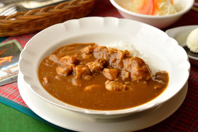 【新橋】カレーランチならこの6軒!とろとろ牛テールや濃厚欧風カレー、創業60年の老舗も!