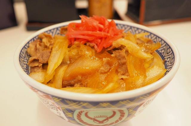 『吉野家』の裏メニューまとめ!ねぎだく、とろだく、肉下?知るだけで牛丼がもっと旨くなる