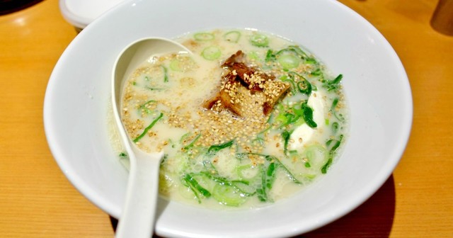 【一風堂】麺を豆腐に変えたとんこつラーメン!?ヘルシーで罪悪感ゼロなのに満足の1丁250g