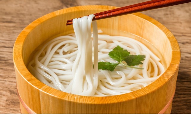 【4/15まで】丸亀製麺で1,000円GET！「ついに世界1,000店舗達成記念キャンペーン」開催