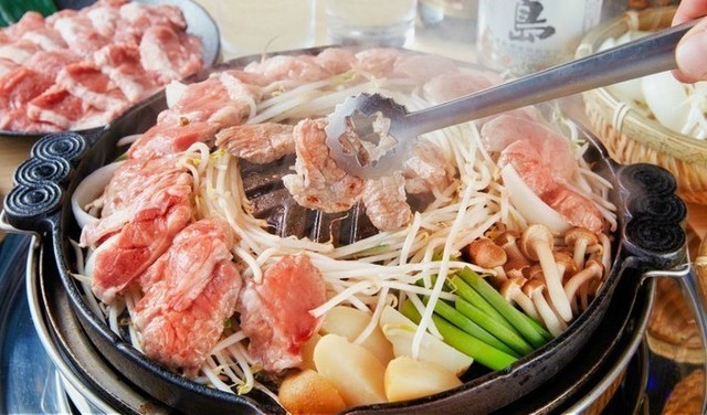 良質なラムをオトクに！鮮度抜群の柔らかジューシーな「生ラム」に悶絶！『ジンギスカン霧島』