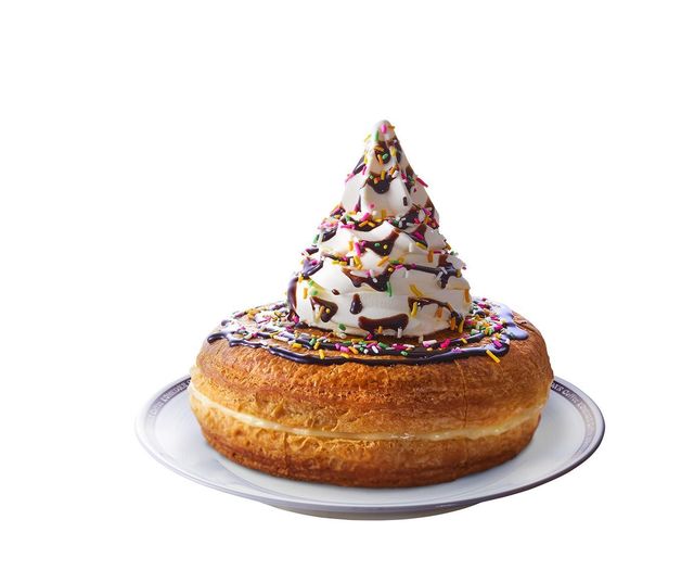 【新作】今度の「シロノワール」はチョコバナナ!?『コメダ珈琲』で新メニューが期間限定発売！