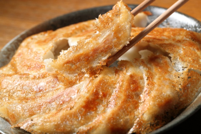 【東京】わざわざ行きたい！餃子が高評判の店6選！口コミサイト1位に行列必至の人気店など