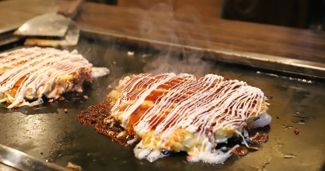 【品川】焼き加減や空気の入れ方を追求したお好み焼きのふわふわ食感に感動！『じゃもん』