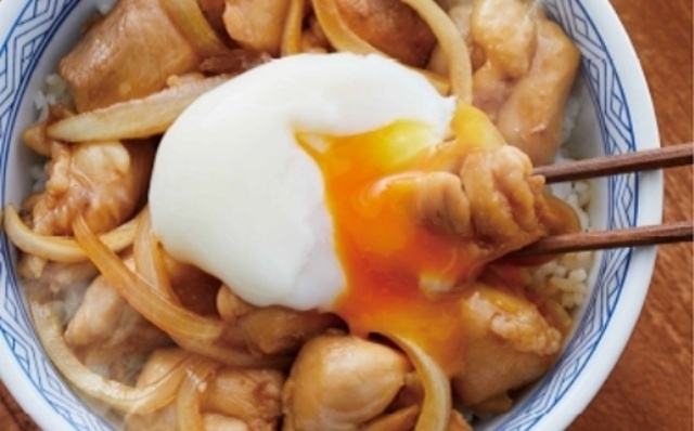 【本日から！】6年ぶりに鶏メニュー復活！『吉野家』から「鶏すき丼」が発売開始