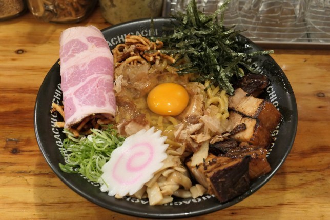 一口で“麺が主役”と分かる香りとコシ！曙橋『GACHI』の油そばはガチ