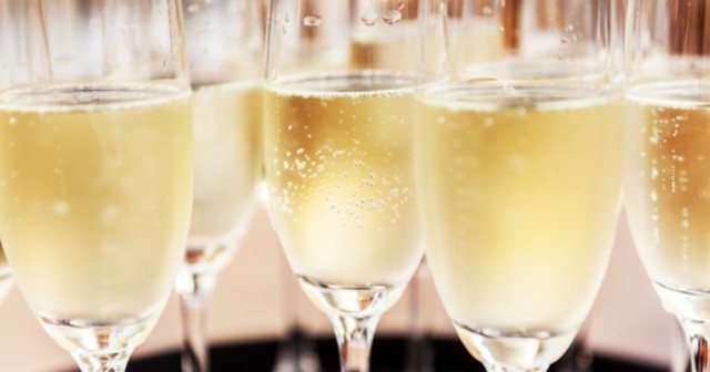 【西新宿】1万円の高級シャンパンから巨大ボトルまで！5月20日に優雅すぎるランチ会開催！