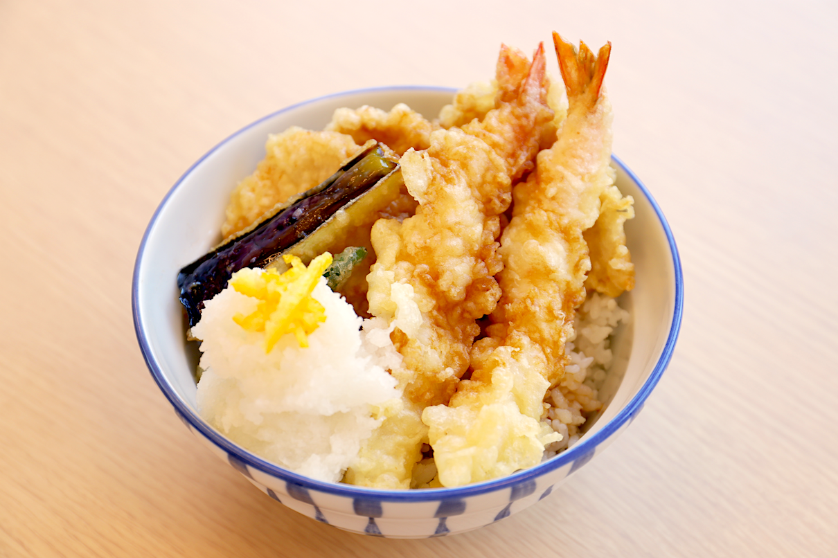 早い・安い・熱々なコスパ抜群の天丼を食べたくなったら『さん天』へ