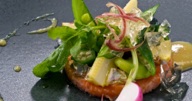 フランス料理が好きなあなたを待っています。国産食材だけで挑む究極の和フレンチコース