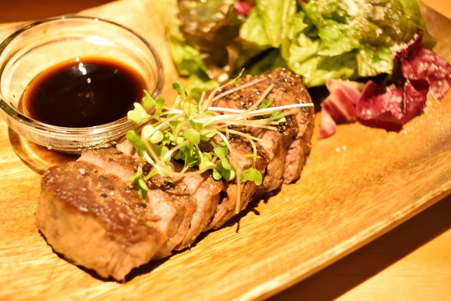 日々の疲れも吹っ飛ぶ！兵庫･加古川のワインと食べたい肉料理4選