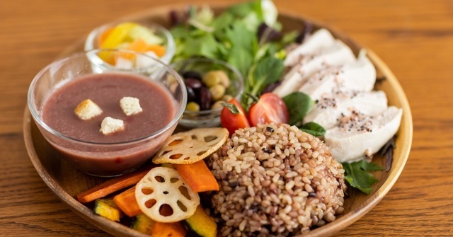 富山のランチおしゃれスポット7選！劇場内カフェにお花カフェのカレー、野菜たっぷりランチも