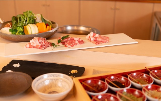 「黒豚しゃぶしゃぶ　銀座てらやま」が銀座にオープン。