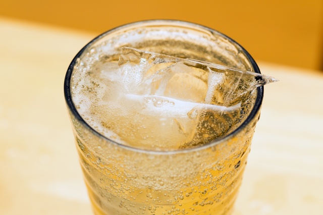 唐揚げ&ハイボールで200円！『かっぱ寿司』のハイボールが平日限定で100円に