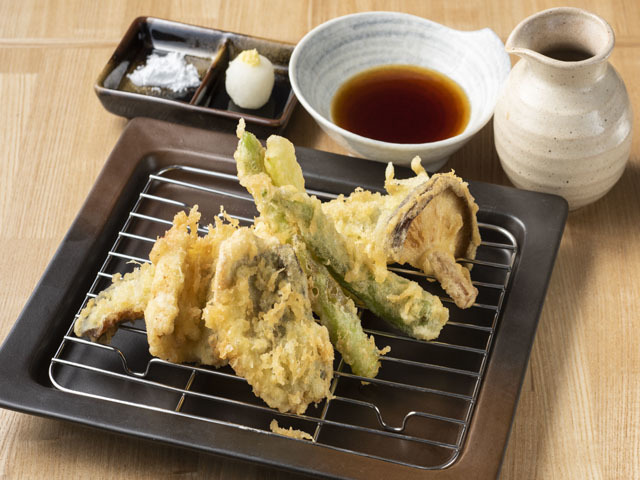 中目黒の新しい記号となるネオ酒場「酒・肴サカツヤ」