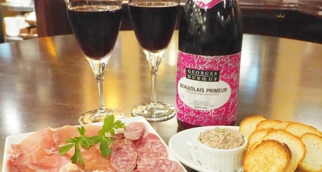 なくなり次第終了！ボジョレーヌーヴォーが2,000円で飲み放題！『HUB』に限定コース登場