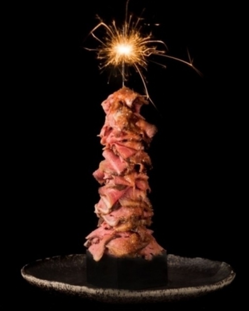 “いい肉の日”記念!『甘太郎』が約29cmのローストビーフ丼を限定発売