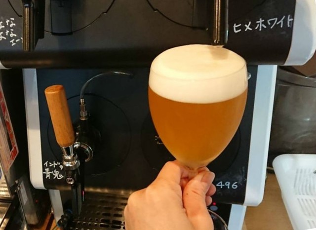 【中津】タップで注ぐ新鮮なクラフトビールと世界のワインを堪能！バーで寛ぎの一杯を『リッチオ』