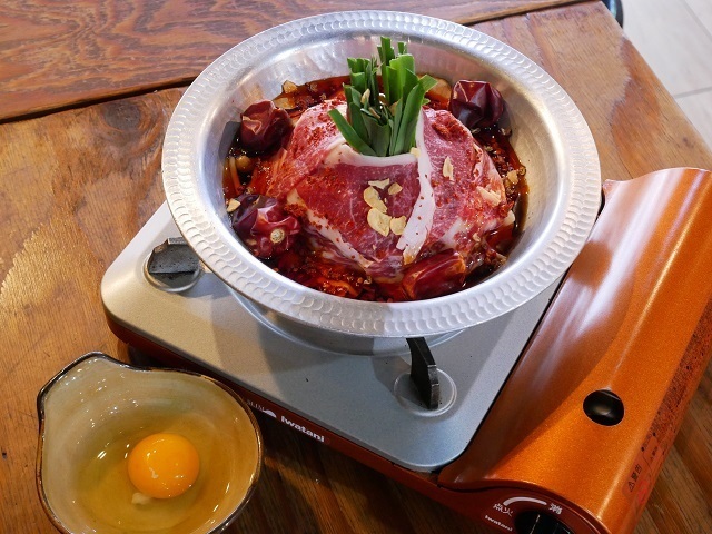 業務委託で独立！ 肉酒場、「にくにくシゲル」が三軒茶屋にオープン