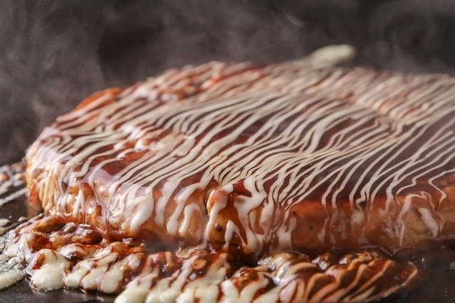 祝10周年！『お好み焼き わらい』で生ビール1杯100円になる周年イベント開催