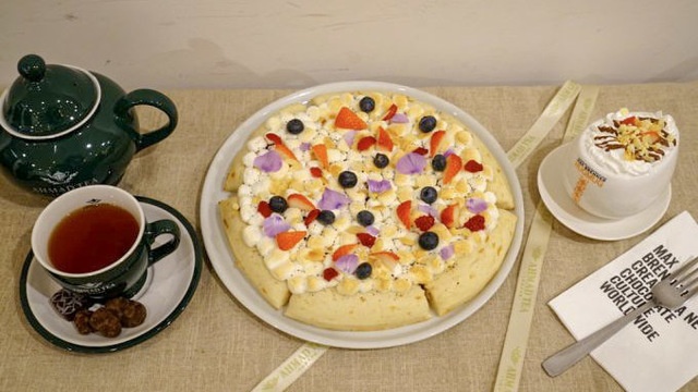 チョコレートくん絶賛！『マックスブレナー』が有名紅茶とコラボした期間限定チョコピザ！