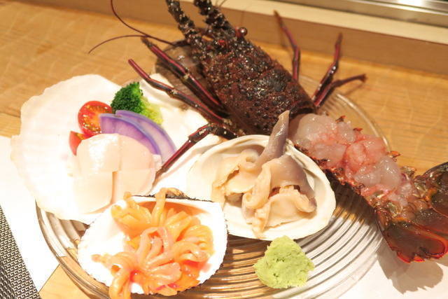 大満足!月島の人気店「シェルマン」で味わう海老かにコース
