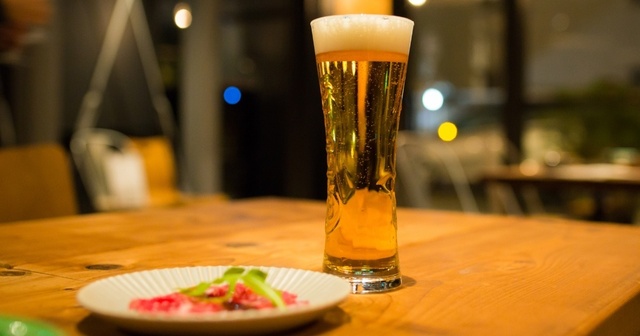 新宿で深夜一人飲みにおすすめの店9選！24時間営業の飲み放題店やカラオケができるバーも