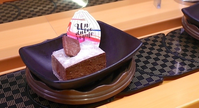 『スシロー』で回る極上バレンタイン！カカオハンターと組んだ期間限定スイーツ発売！