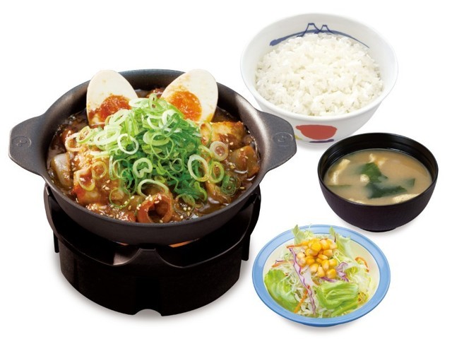寒い冬にピッタリ！松屋から「鶏と玉子の味噌煮込み鍋膳」が新登場