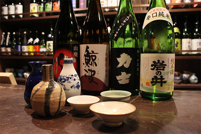 北千住の「七色」を経て独立開業。千駄木の「野菜と日本酒 ちりん」