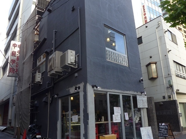 次世代トップ経営者として注目の夢屋・小林研氏が1階、立ち飲み大衆居酒屋「スタンドぼてふり（仮）」、2・3階が魚介系ビストロ「サケクジラ（仮）」を旗艦エリアの神保町に8月3日、2店舗同時にオープン