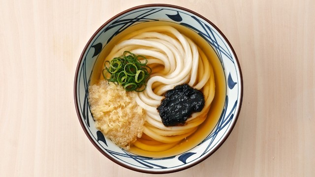 『丸亀製麺』が「ごはんですよ！」の桃屋とコラボ！2/25よりトッピング祭を開催中！