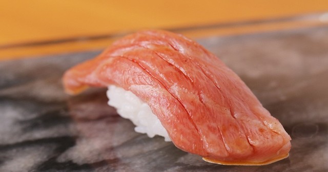 【天満橋】大トロからうなぎ創作鮨まで。和の技法を盛り込んで作り出す新たな味『すしのや』