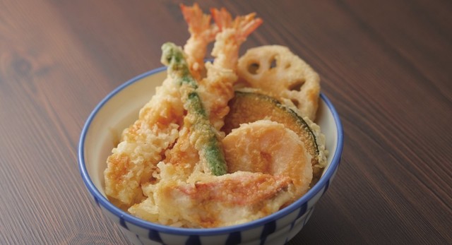 【期間限定】旨味たっぷり金目鯛が天丼に！早い・安い・熱々の『天丼・天ぷら本舗さん天』