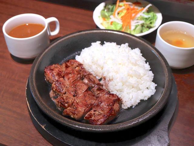 ルーでありソースである「いきなりステーキカレー」の楽しみ方