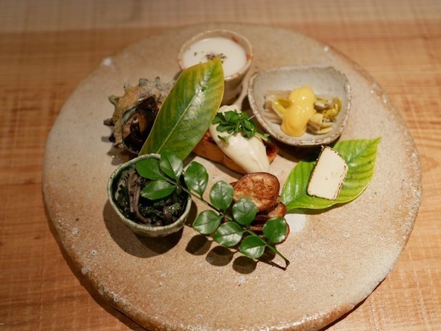 浅草観音裏に「和食とワイン、酒 こへると」が開業。