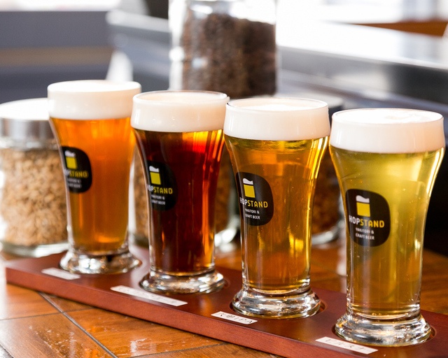 新橋で生ビールが安い店9選！汐留横丁の生ビール100円からプレモル198円の激安酒場も