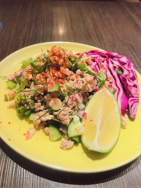 渋谷にキュートでパワフルなエスニック酒場「ARALE」がオープン