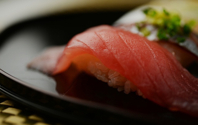 【高田馬場】集え美食家！約100種の寿司ネタにワインのペアリング！『パスタの女王』