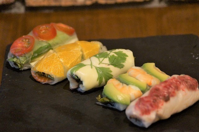 小伝馬町に「スパイス＆ハーブビストロ ハイジア」が開業。