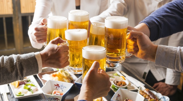 月額定額制でいつでも飲み放題!全138店舗で利用できる「飲みホー定期券」でお得に飲み放題を楽しもう!