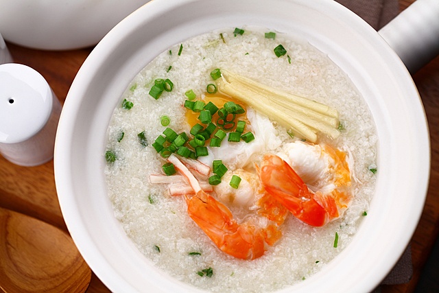 新宿で食べるべき中華粥4選！世界一安いミシュラン星付きや行列店の“ベジ粥”など