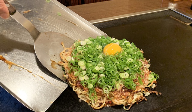 名物お好み焼きと牛すじ煮のセットが1,000円!京都『花たぬき』で期間限定お得なイベント開催