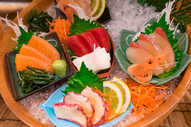 【期間限定】刺盛りプレゼントや1,000円引きも！『ごちそう村』にお得なサービスが登場