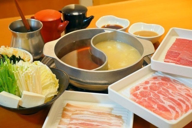 しゃぶしゃぶ&一品料理75品が食べ放題!『和食さと』で鍋女子会しよう!