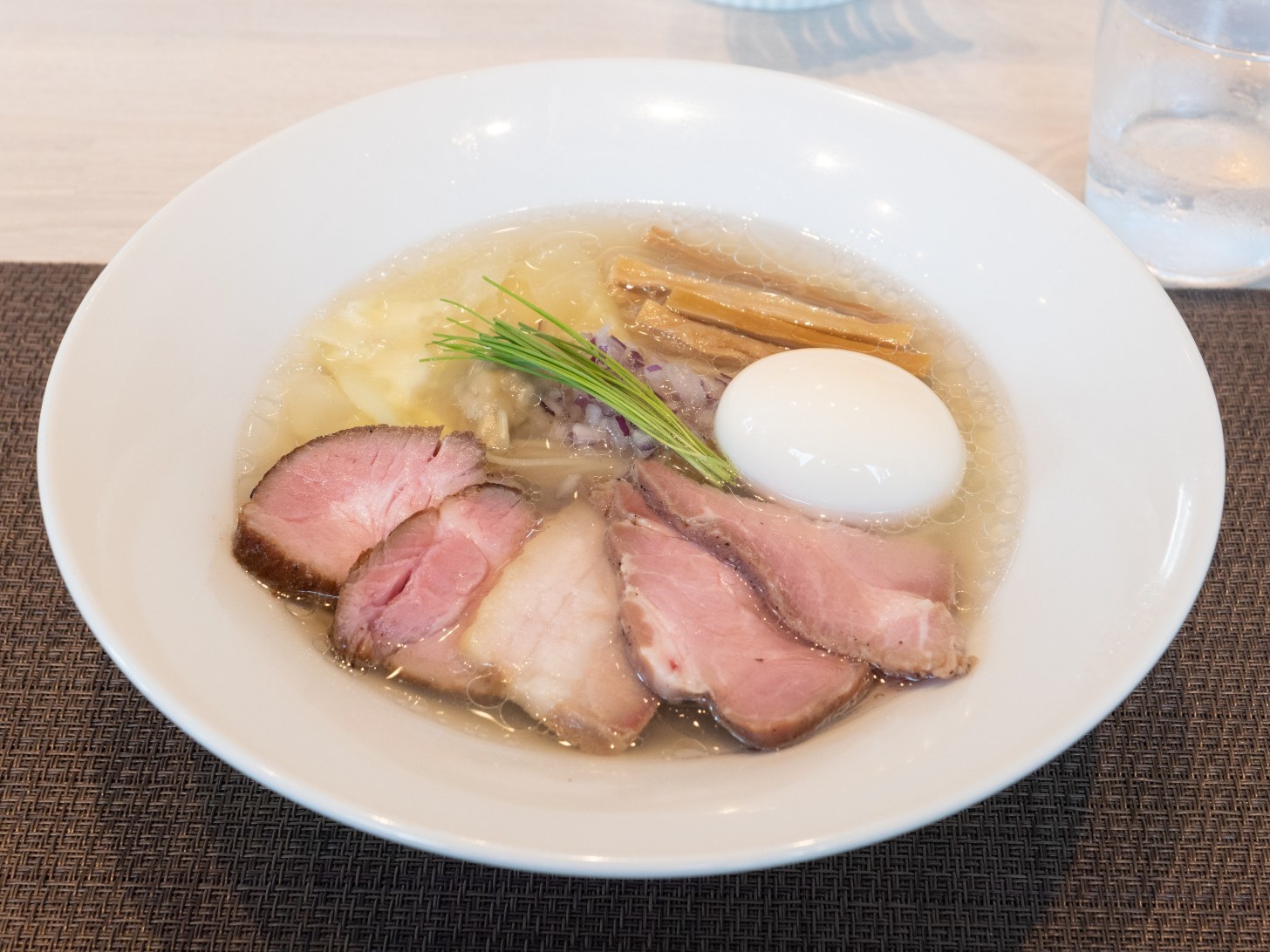琥珀 ラーメン