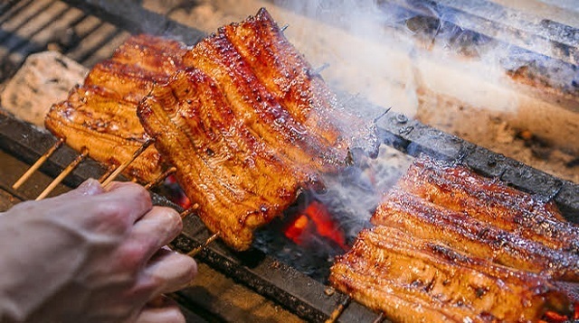 老舗うなぎ専門店の三代目による「新宿うな鐵 はなれ」がオープン。