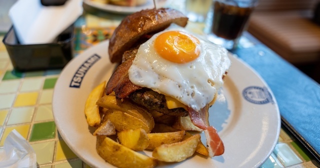 横須賀のハンバーガー店10選！ドブ板通りで味わう本格ネイビーバーガーの名店が勢揃い