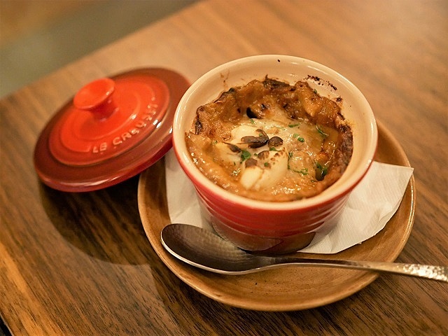 清澄白河に「タパスで立ち呑み KARASU№SU」が開業。